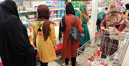 فقیر و ثروتمند ایرانی چه میخورند؟ فقیر و ثروتمند ایرانی چه میخورند؟