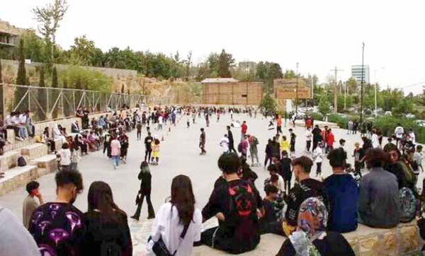 شکاف میان معیارهای رسمی و واقعیت جامعه