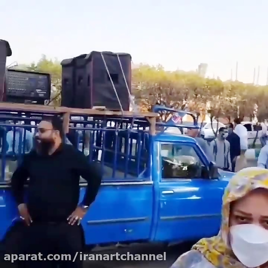 لغو مجوزهای قانونی با یک وانت و بلندگو لغو مجوزهای قانونی با یک وانت و بلندگو