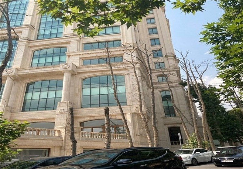 عضو شورای شهر تهران: عامل خشکاندن ۱۳ اصله درخت خیابان ولیعصر ۱۱۷ میلیارد تومان جریمه شد عضو شورای شهر تهران: عامل خشکاندن ۱۳ اصله درخت خیابان ولیعصر ۱۱۷ میلیارد تومان جریمه شد