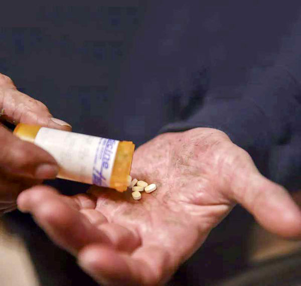 بار سنگین «هزینه دارو» بر دوش کارگران بار سنگین «هزینه دارو» بر دوش کارگران