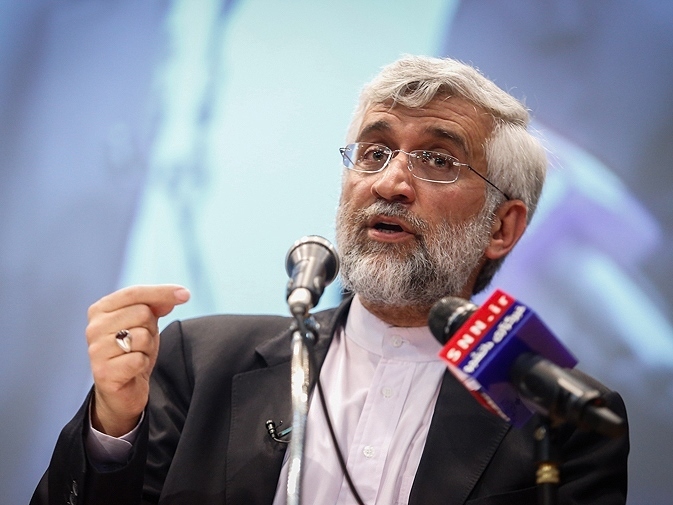 جلیلی: یک بار در مذاکرات هستهای سولانا از من پرسید فرق مردمسالاری دینی شما با دموکراسی غربی چیست؟ پاسخ دادم مردم ما فقط رای نمیدهند بلکه با همه وجود میآیند و از رایشان پاسداری میکنند جلیلی: یک بار در مذاکرات هستهای سولانا از من پرسید فرق مردمسالاری دینی شما با دموکراسی غربی چیست؟ پاسخ دادم مردم ما فقط رای نمیدهند بلکه با همه وجود میآیند و از رایشان پاسداری میکنند