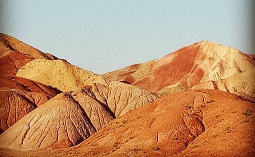 تصاویر دیدنی از کوههای رنگی آلا داغلار