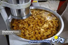 عکس: کارگاه پخت زولبیا و بامیه در ماه مبارک رمضان عکس: کارگاه پخت زولبیا و بامیه در ماه مبارک رمضان